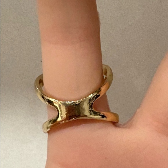 Elegant Gold Tone Faux Pearl Scarf Slide Holder / Cocktail Statement Ring - Picture 4 of 9